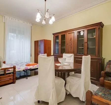 A&a Housetrip Apartment *